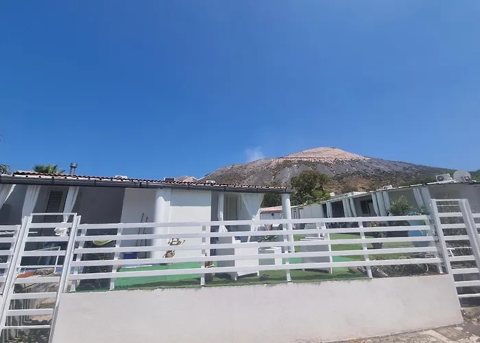 Omarvulcano1 - Proppro - Isole Eolie